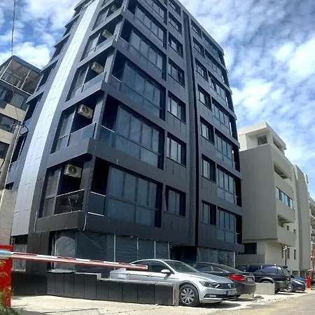 C3 Aparthotel *